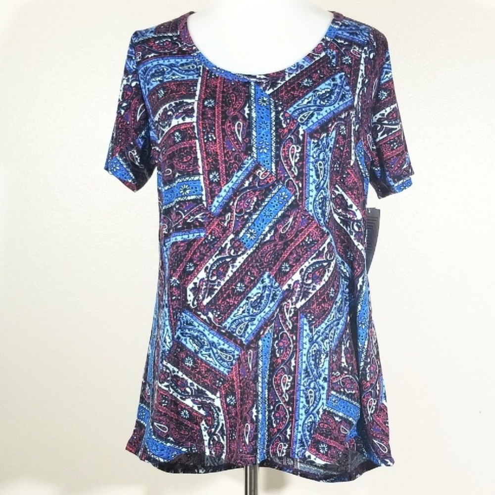 NWT LuLaRoe Goemetric Classic T